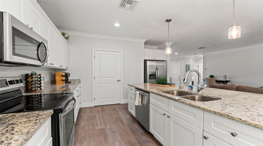Dunedin, Florida 34698, 3 Bedroom Bedrooms, ,2 Bathroombathrooms,Residential,For Sale,Belcher,0,Mfrw7886579
