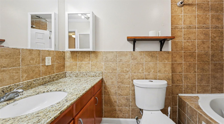 Tampa, Florida 33615, 2 Bedroom Bedrooms, ,1 Bathroombathrooms,Residential,For Sale,Newtown,0,Mfrtb8502040