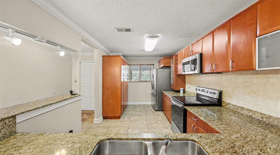 Tampa, Florida 33615, 2 Bedroom Bedrooms, ,1 Bathroombathrooms,Residential,For Sale,Newtown,0,Mfrtb8502040