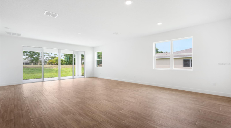 Weeki Wachee, Florida 34613, 4 Bedroom Bedrooms, ,3 Bathroombathrooms,Residential,For Sale,Players,0,Mfrs5123834