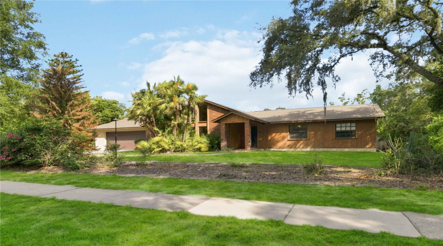 Orlando, Florida 32835, 4 Bedroom Bedrooms, ,2 Bathroombathrooms,Residential,For Sale,Saranac,0,Mfro6436728