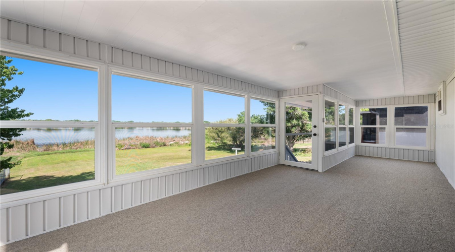 Winter Haven, Florida 33880, 3 Bedroom Bedrooms, ,2 Bathroombathrooms,Residential,For Sale,Lake Thomas,0,Mfrl4959685