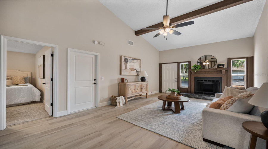 Winter Haven, Florida 33880, 3 Bedroom Bedrooms, ,2 Bathroombathrooms,Residential,For Sale,Lake Thomas,0,Mfrl4959685