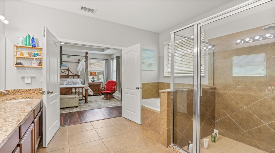Orlando, Florida 32828, 5 Bedroom Bedrooms, ,4 Bathroombathrooms,Residential,For Sale,Cortona,0,Mfro6430163