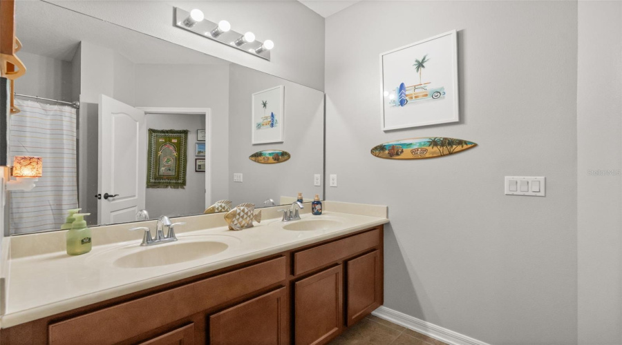 Orlando, Florida 32828, 5 Bedroom Bedrooms, ,4 Bathroombathrooms,Residential,For Sale,Cortona,0,Mfro6430163