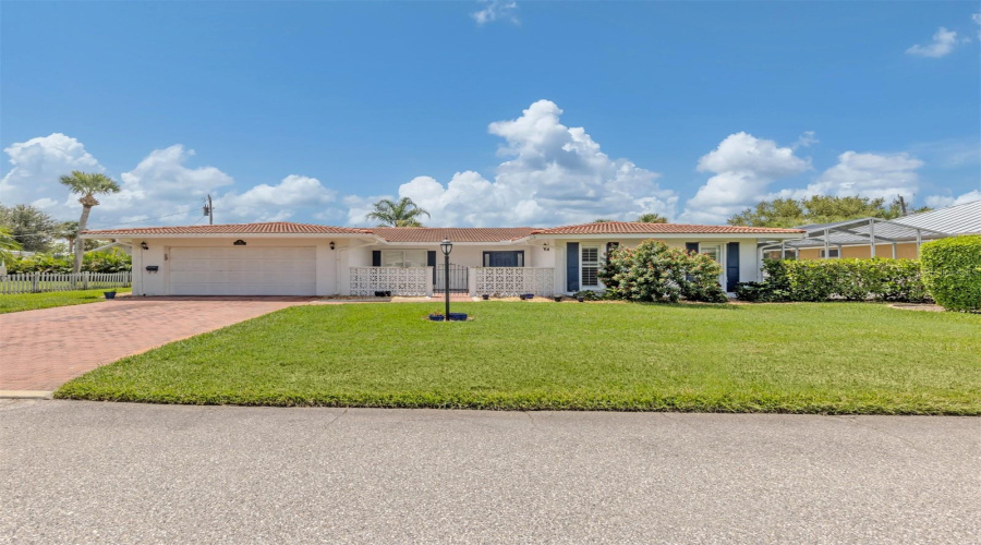 Venice, Florida 34285, 2 Bedroom Bedrooms, ,2 Bathroombathrooms,Residential,For Sale,Gulf Manor,0,Mfrn6145381