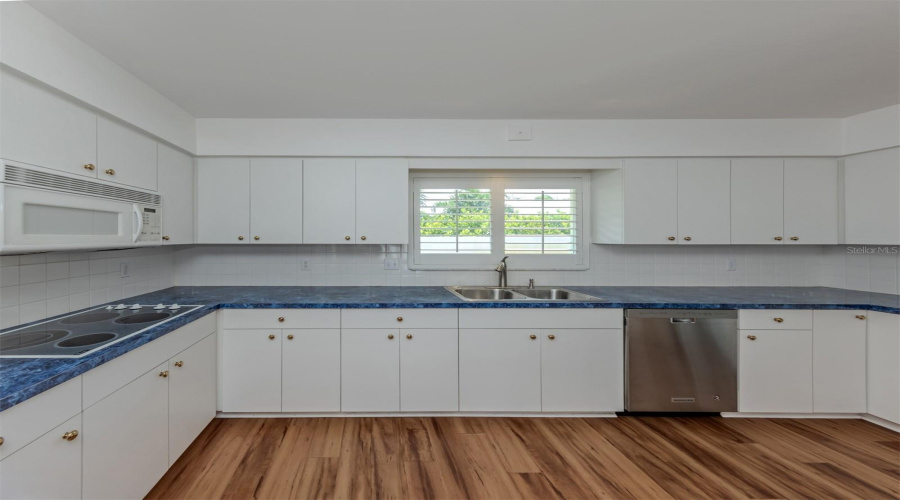Venice, Florida 34285, 2 Bedroom Bedrooms, ,2 Bathroombathrooms,Residential,For Sale,Gulf Manor,0,Mfrn6145381