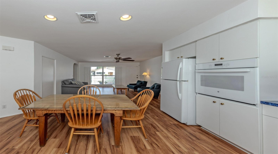 Venice, Florida 34285, 2 Bedroom Bedrooms, ,2 Bathroombathrooms,Residential,For Sale,Gulf Manor,0,Mfrn6145381