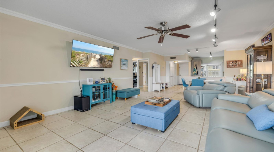 Daytona Beach, Florida 32114, 2 Bedroom Bedrooms, ,2 Bathroombathrooms,Residential,For Sale,Beach,0,Mfro6436533
