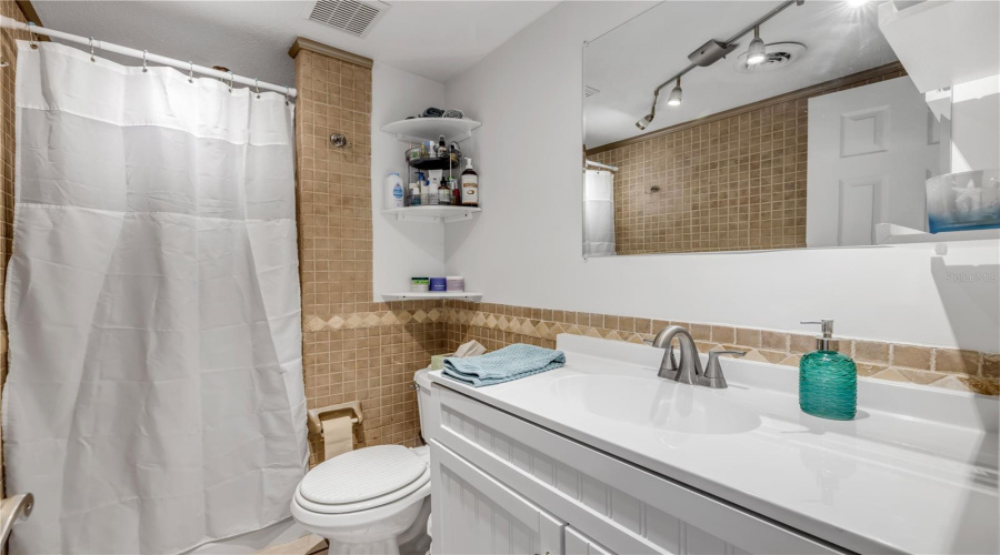 Daytona Beach, Florida 32114, 2 Bedroom Bedrooms, ,2 Bathroombathrooms,Residential,For Sale,Beach,0,Mfro6436533