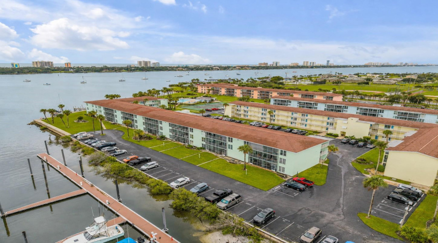 Daytona Beach, Florida 32114, 2 Bedroom Bedrooms, ,2 Bathroombathrooms,Residential,For Sale,Beach,0,Mfro6436533