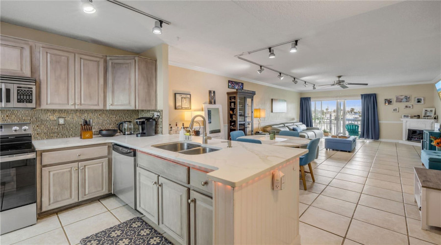Daytona Beach, Florida 32114, 2 Bedroom Bedrooms, ,2 Bathroombathrooms,Residential,For Sale,Beach,0,Mfro6436533