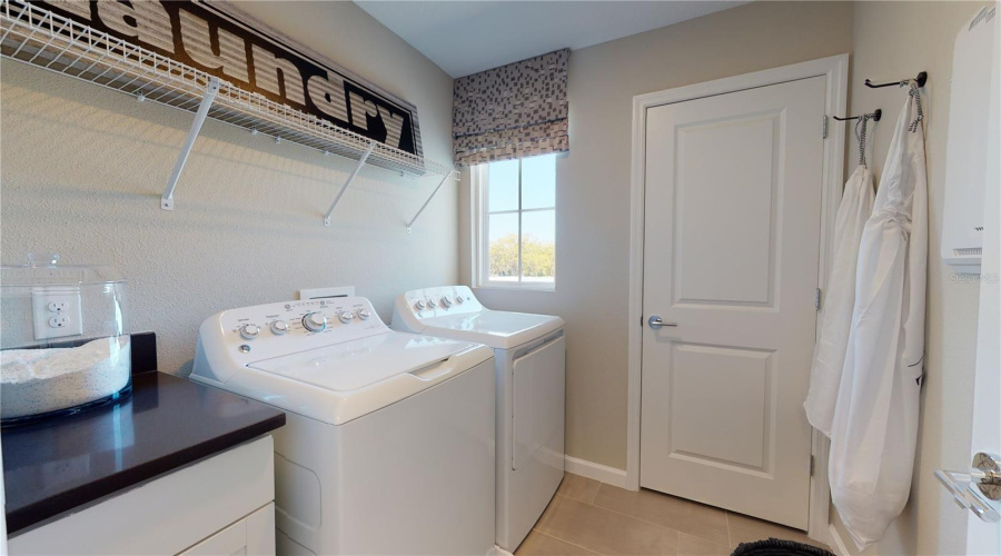 Apollo Beach, Florida 33572, 4 Bedroom Bedrooms, ,3 Bathroombathrooms,Residential,For Sale,Spring Maiden,0,Mfrs5151474