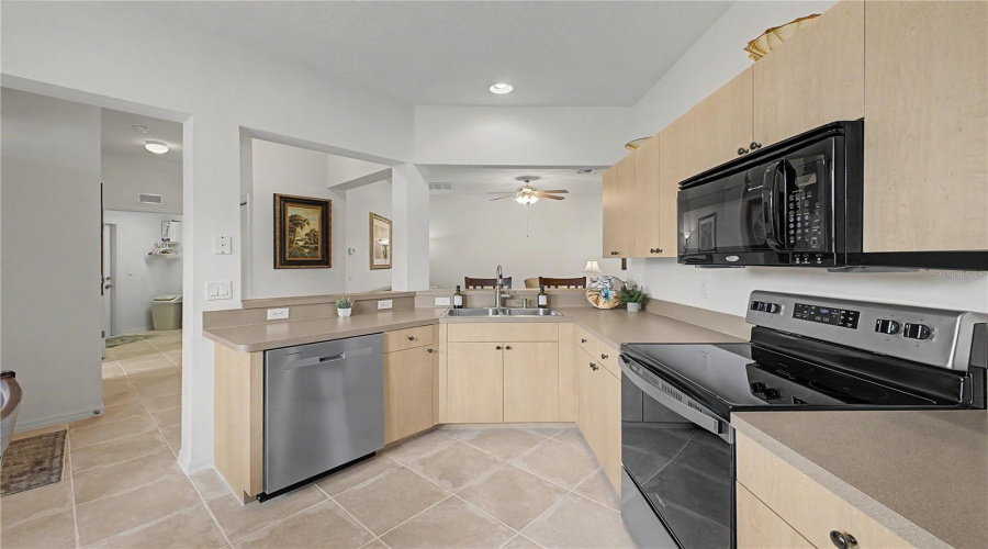 Spring Hill, Florida 34609, 2 Bedroom Bedrooms, ,2 Bathroombathrooms,Residential,For Sale,Sterling,0,Mfrtb8537205