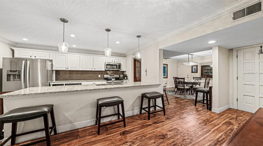 Tampa, Florida 33624, 2 Bedroom Bedrooms, ,2 Bathroombathrooms,Residential,For Sale,Umber,0,Mfrtb8495596