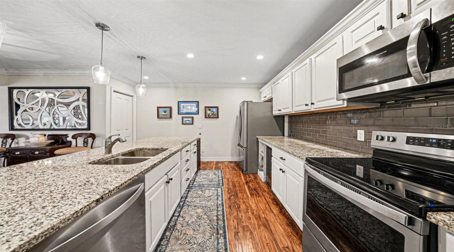 Tampa, Florida 33624, 2 Bedroom Bedrooms, ,2 Bathroombathrooms,Residential,For Sale,Umber,0,Mfrtb8495596