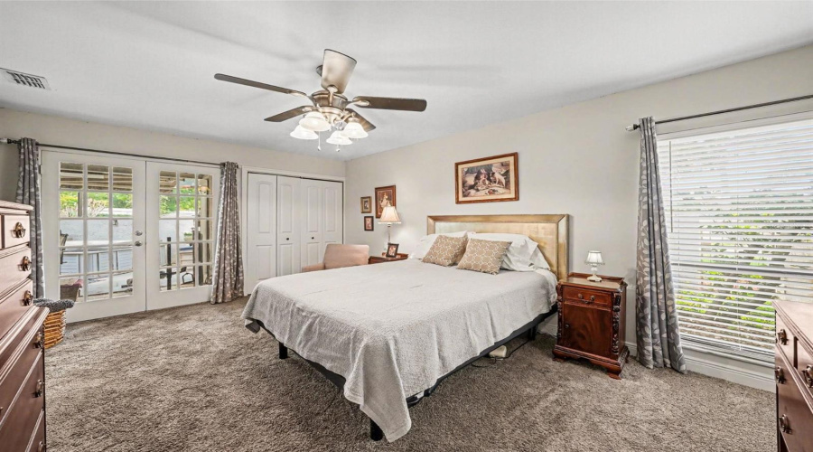 Tampa, Florida 33624, 2 Bedroom Bedrooms, ,2 Bathroombathrooms,Residential,For Sale,Umber,0,Mfrtb8495596