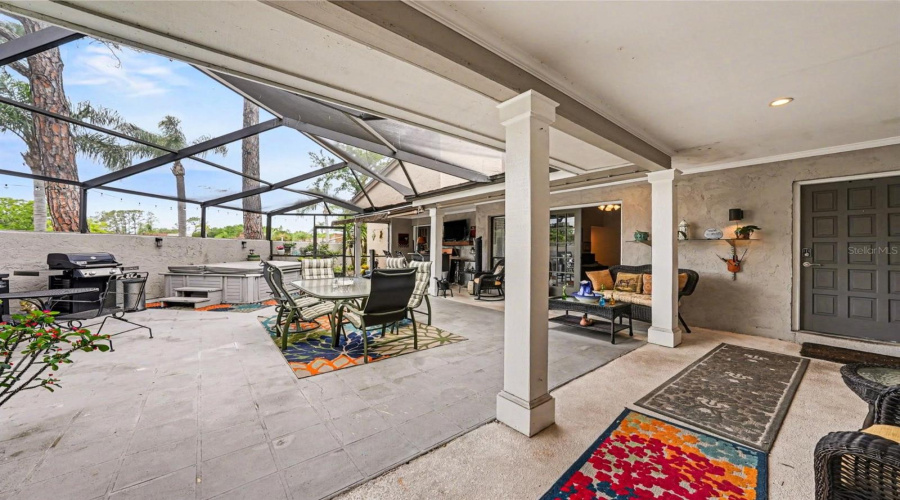 Tampa, Florida 33624, 2 Bedroom Bedrooms, ,2 Bathroombathrooms,Residential,For Sale,Umber,0,Mfrtb8495596