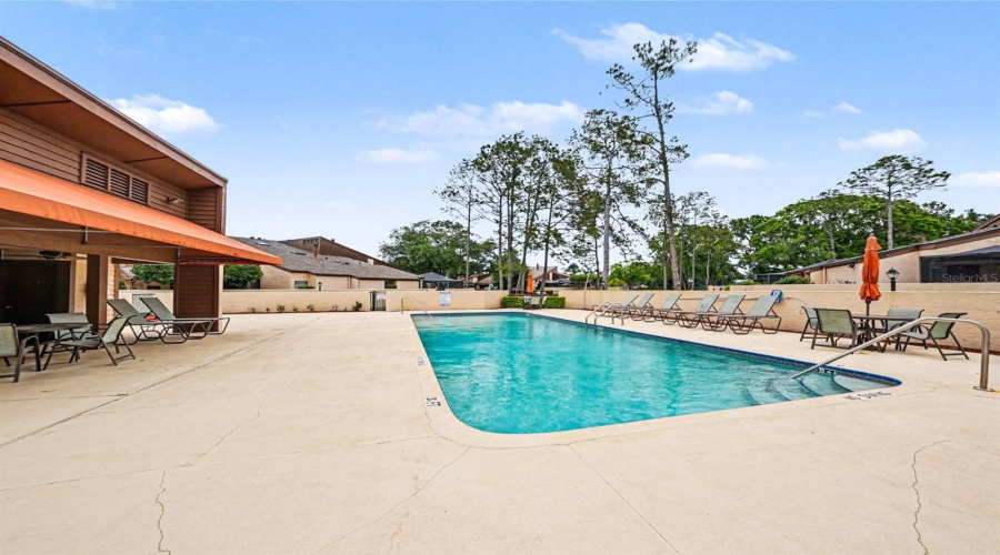 Tampa, Florida 33624, 2 Bedroom Bedrooms, ,2 Bathroombathrooms,Residential,For Sale,Umber,0,Mfrtb8495596