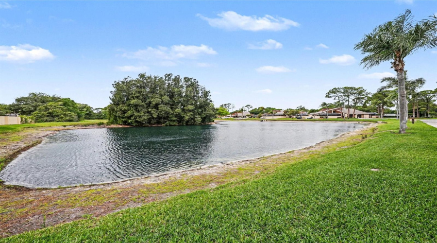 Tampa, Florida 33624, 2 Bedroom Bedrooms, ,2 Bathroombathrooms,Residential,For Sale,Umber,0,Mfrtb8495596