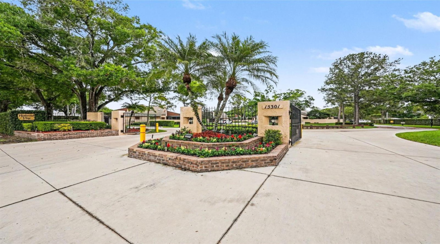 Tampa, Florida 33624, 2 Bedroom Bedrooms, ,2 Bathroombathrooms,Residential,For Sale,Umber,0,Mfrtb8495596