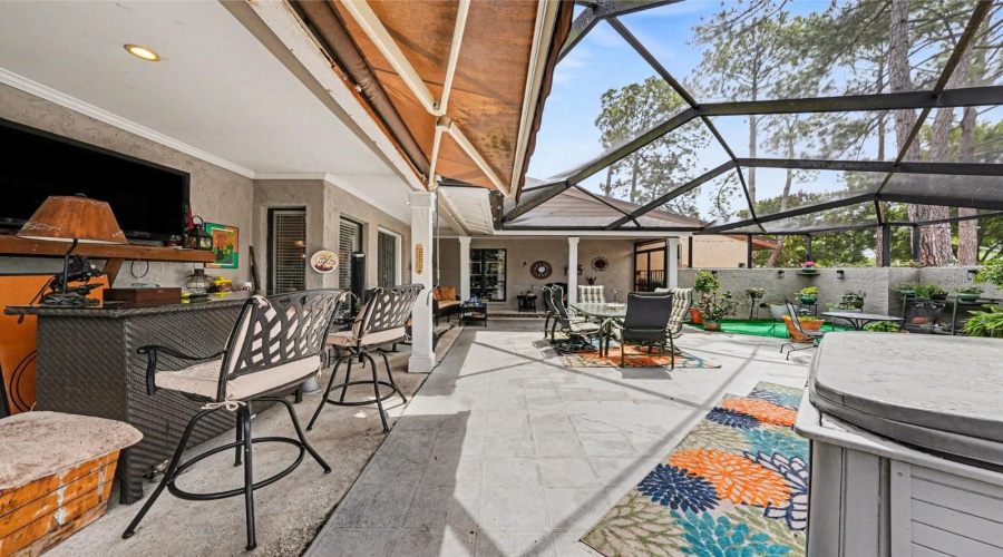 Tampa, Florida 33624, 2 Bedroom Bedrooms, ,2 Bathroombathrooms,Residential,For Sale,Umber,0,Mfrtb8495596