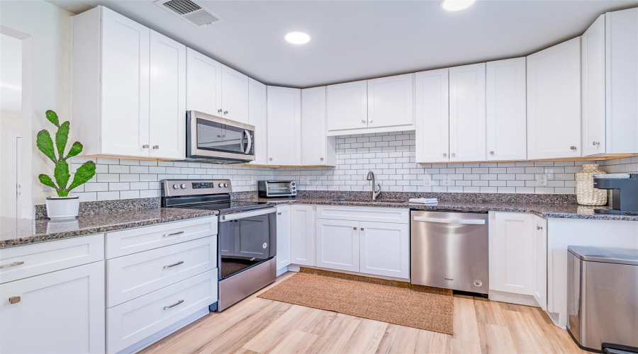 Clearwater, Florida 33755, 4 Bedroom Bedrooms, ,2 Bathroombathrooms,Residential,For Sale,Springdale,0,Mfrn6145451