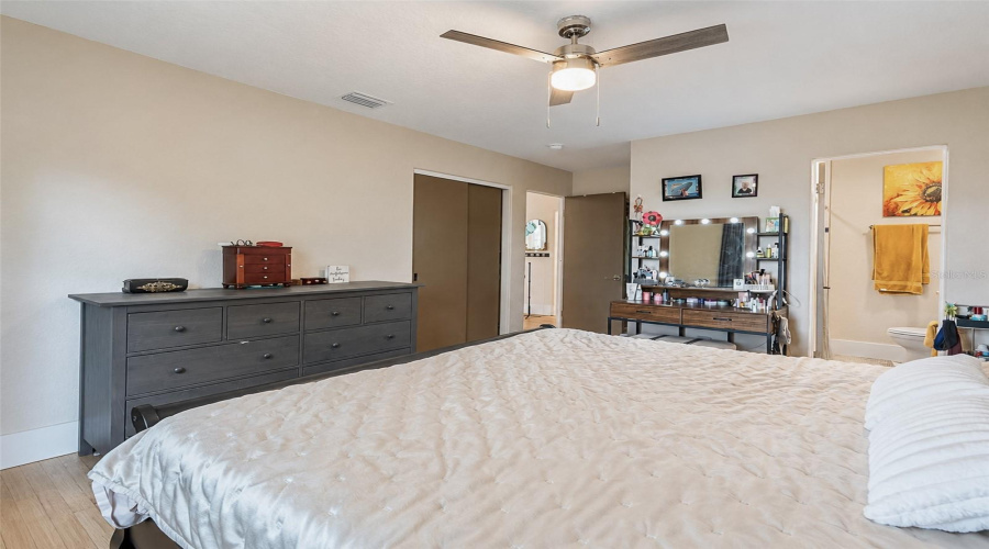 Orlando, Florida 32806, 3 Bedroom Bedrooms, ,2 Bathroombathrooms,Residential,For Sale,Jersey,0,Mfro6409218