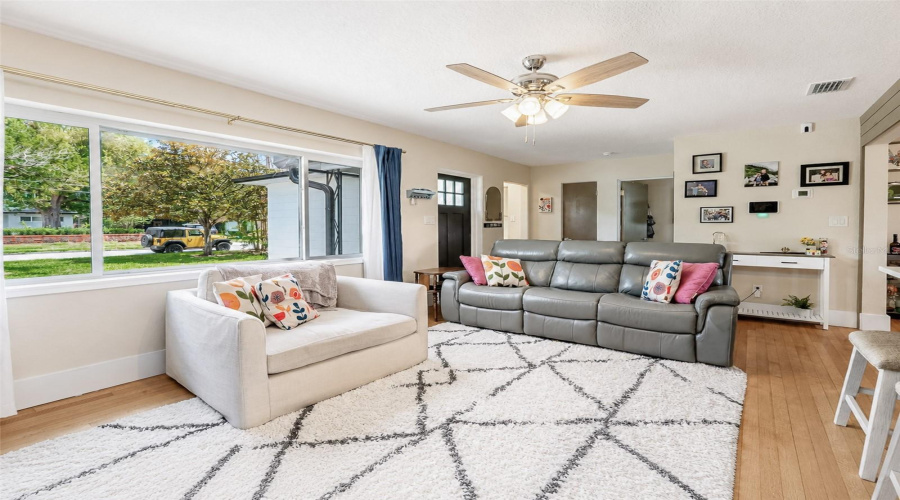 Orlando, Florida 32806, 3 Bedroom Bedrooms, ,2 Bathroombathrooms,Residential,For Sale,Jersey,0,Mfro6409218