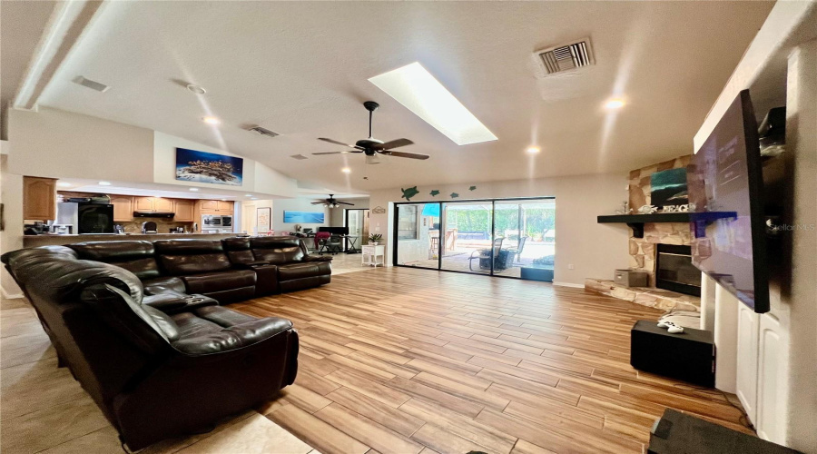New Port Richey, Florida 34655, 3 Bedroom Bedrooms, ,2 Bathroombathrooms,Residential,For Sale,Redhawk,0,Mfrtb8493879