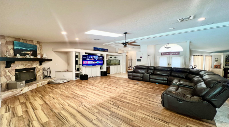 New Port Richey, Florida 34655, 3 Bedroom Bedrooms, ,2 Bathroombathrooms,Residential,For Sale,Redhawk,0,Mfrtb8493879