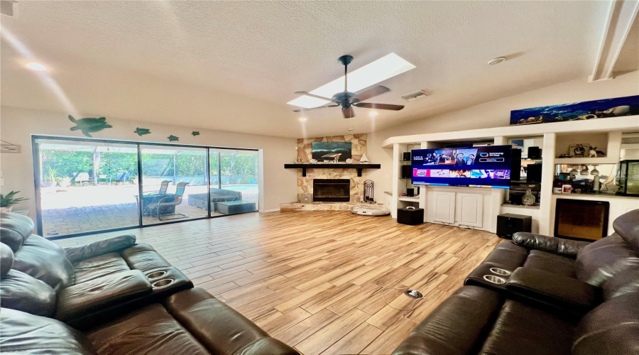 New Port Richey, Florida 34655, 3 Bedroom Bedrooms, ,2 Bathroombathrooms,Residential,For Sale,Redhawk,0,Mfrtb8493879