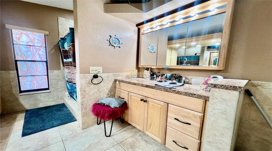 New Port Richey, Florida 34655, 3 Bedroom Bedrooms, ,2 Bathroombathrooms,Residential,For Sale,Redhawk,0,Mfrtb8493879