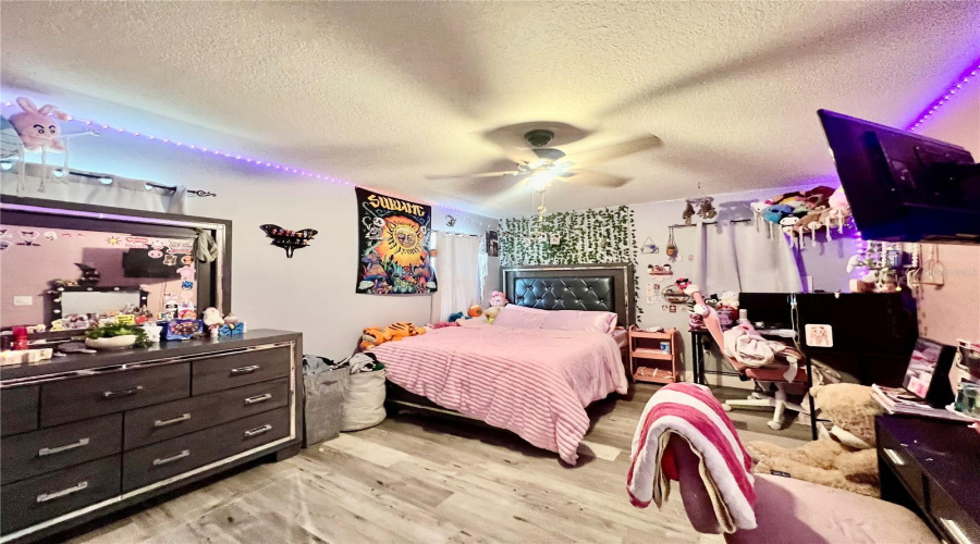 New Port Richey, Florida 34655, 3 Bedroom Bedrooms, ,2 Bathroombathrooms,Residential,For Sale,Redhawk,0,Mfrtb8493879