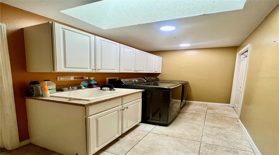 New Port Richey, Florida 34655, 3 Bedroom Bedrooms, ,2 Bathroombathrooms,Residential,For Sale,Redhawk,0,Mfrtb8493879