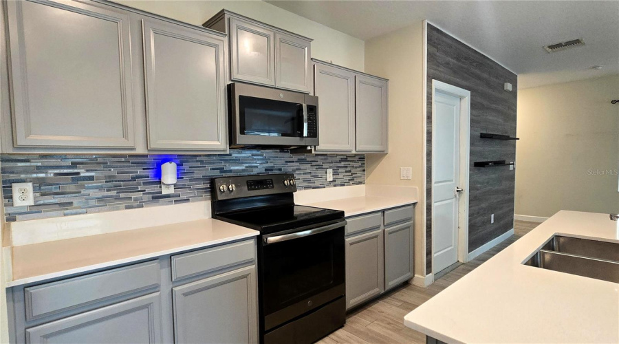 Haines City, Florida 33844, 4 Bedroom Bedrooms, ,2 Bathroombathrooms,Residential,For Sale,Woodlark,0,Mfro6428692