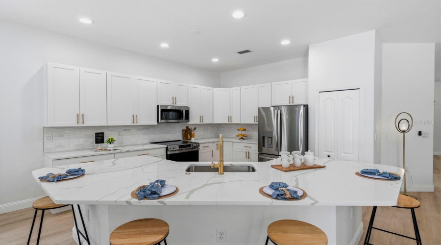 Sarasota, Florida 34243, 4 Bedroom Bedrooms, ,2 Bathroombathrooms,Residential,For Sale,Chaparral,0,Mfra4702439