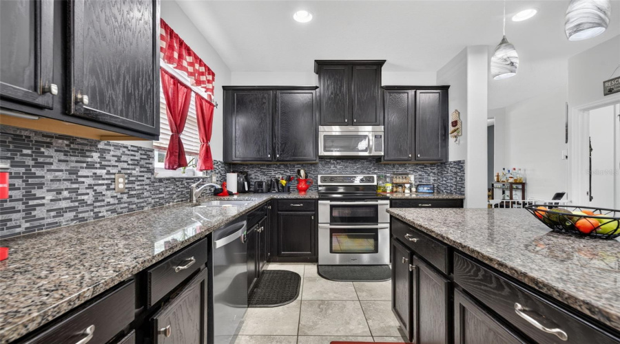 Orlando, Florida 32824, 3 Bedroom Bedrooms, ,2 Bathroombathrooms,Residential,For Sale,Old Plantation,0,Mfro6427236