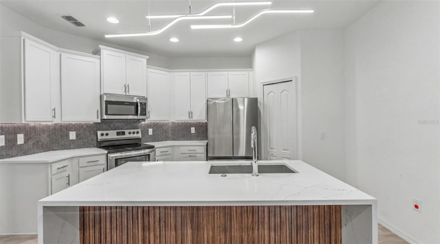 Lakeland, Florida 33813, 3 Bedroom Bedrooms, ,2 Bathroombathrooms,Residential,For Sale,Pintail,0,Mfrl4962896