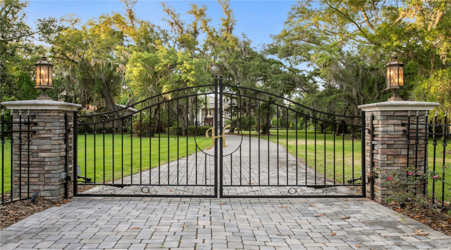 Odessa, Florida 33556, 8 Bedroom Bedrooms, ,8 Bathroombathrooms,Residential,For Sale,Post,0,Mfrtb8500578