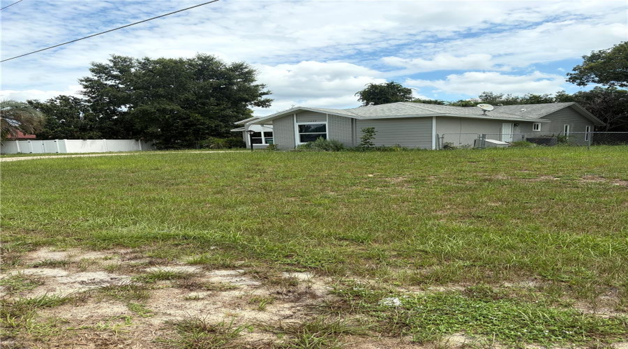 Deltona, Florida 32738, 3 Bedroom Bedrooms, ,2 Bathroombathrooms,Residential,For Sale,Courtland,0,Mfrfc320909