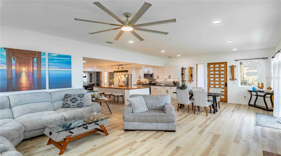 Edgewater, Florida 32132, 3 Bedroom Bedrooms, ,3 Bathroombathrooms,Residential,For Sale,Riverside,0,Mfro6403602