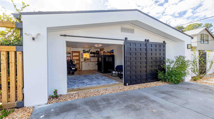 Edgewater, Florida 32132, 3 Bedroom Bedrooms, ,3 Bathroombathrooms,Residential,For Sale,Riverside,0,Mfro6403602