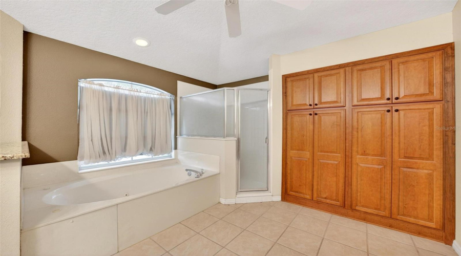 Lake Mary, Florida 32746, 4 Bedroom Bedrooms, ,3 Bathroombathrooms,Residential,For Sale,Pickfair,0,Mfro6389470