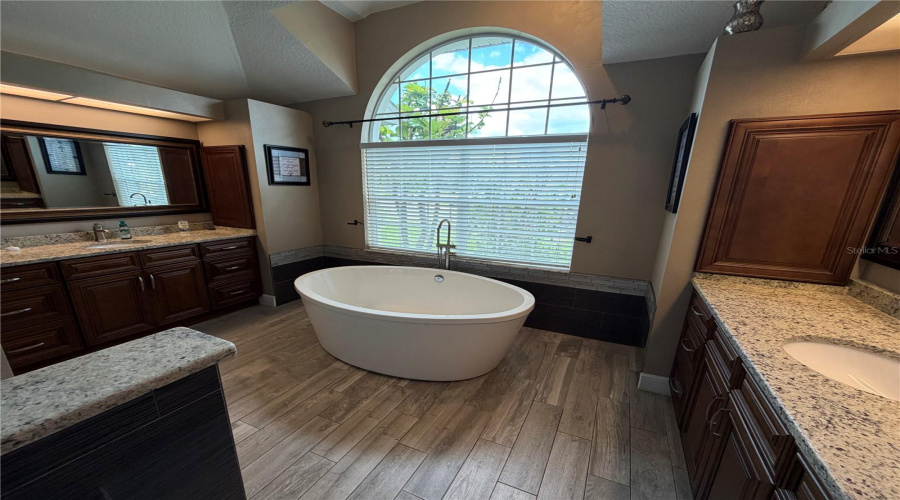 Trinity, Florida 34655, 4 Bedroom Bedrooms, ,3 Bathroombathrooms,Residential,For Sale,Kinsmere,0,Mfrw7884771