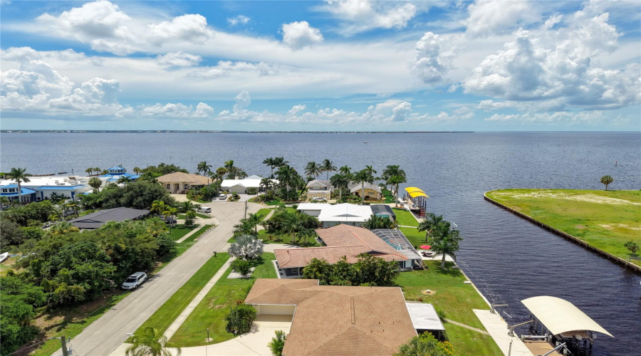 Port Charlotte, Florida 33952, 4 Bedroom Bedrooms, ,3 Bathroombathrooms,Residential,For Sale,Crews,0,Mfrd6148464