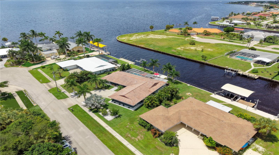 Port Charlotte, Florida 33952, 4 Bedroom Bedrooms, ,3 Bathroombathrooms,Residential,For Sale,Crews,0,Mfrd6148464