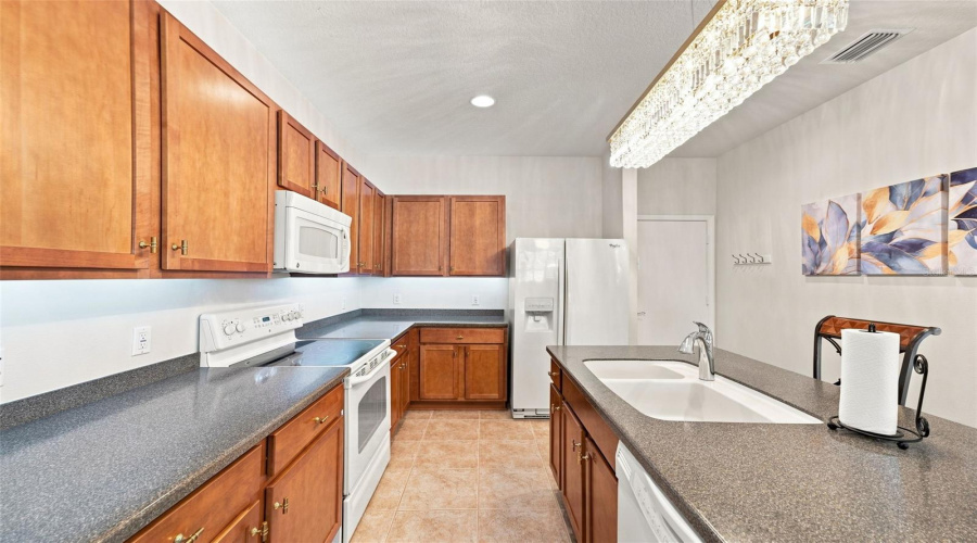 Brooksville, Florida 34604, 4 Bedroom Bedrooms, ,3 Bathroombathrooms,Residential,For Sale,Wake Robin,0,Mfrtb8538773