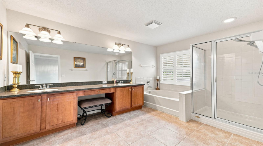Brooksville, Florida 34604, 4 Bedroom Bedrooms, ,3 Bathroombathrooms,Residential,For Sale,Wake Robin,0,Mfrtb8538773
