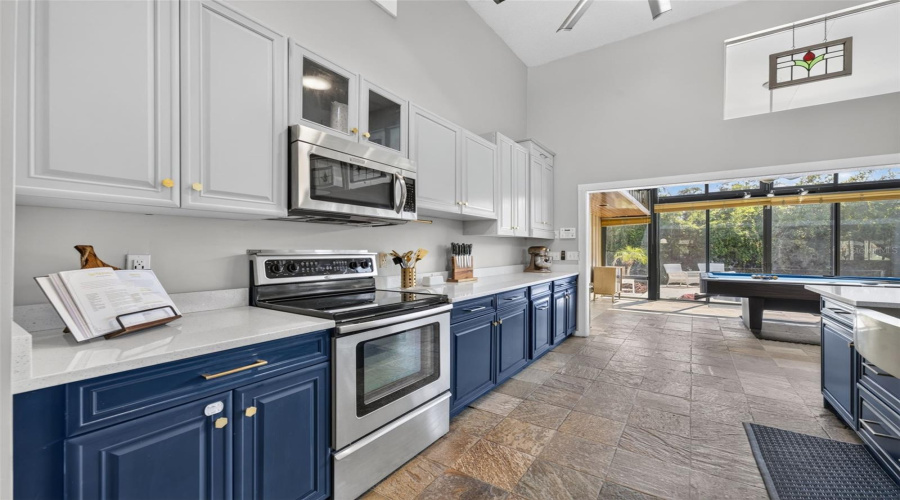 Longwood, Florida 32750, 4 Bedroom Bedrooms, ,3 Bathroombathrooms,Residential,For Sale,Slade,0,Mfro6434529